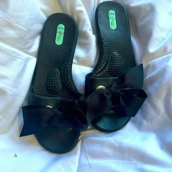 Oka B. Bow Tie Black Slide Sandal Recyclable Sustainable - Picture 1 of 6
